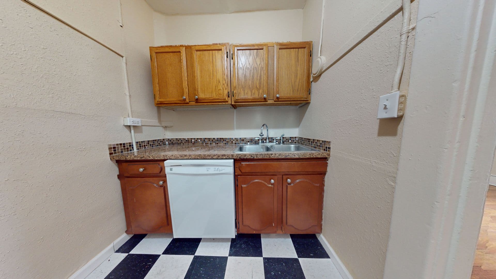 Seattle Apartment: 317 Harvard Ave E
