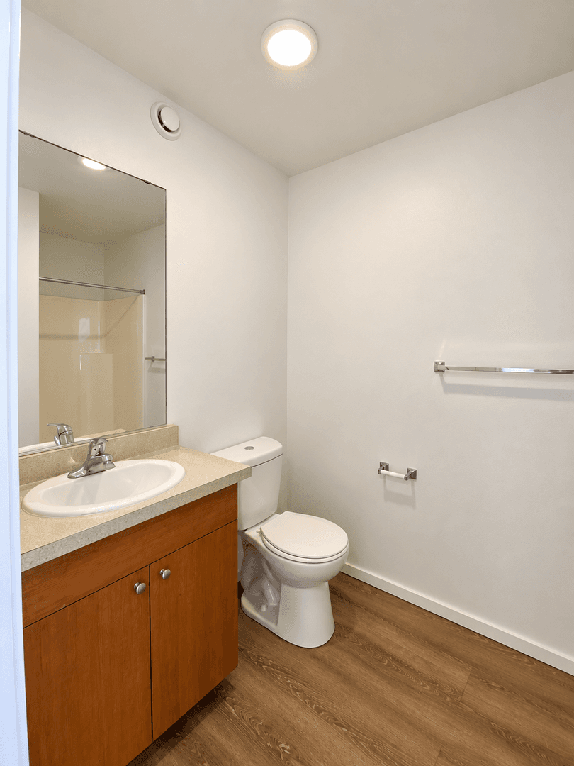 Kirkland Apartment: 450 Central Way