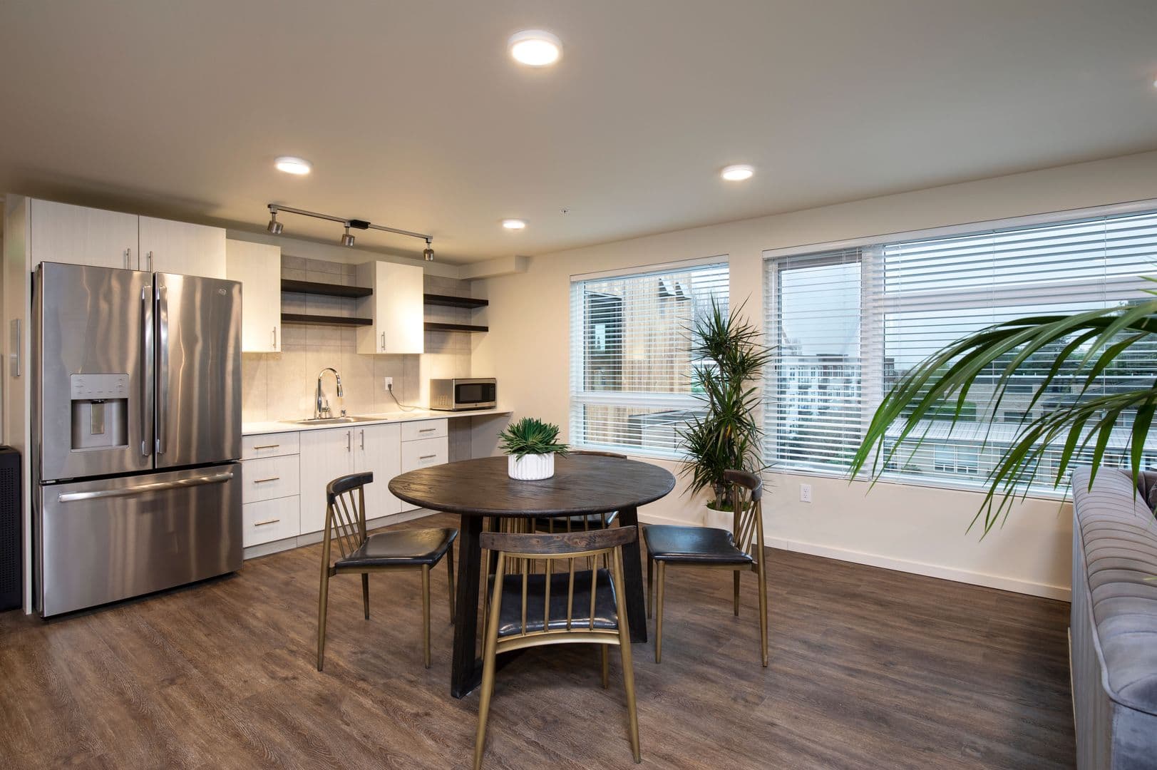 Kirkland Apartment: 330 4th ST