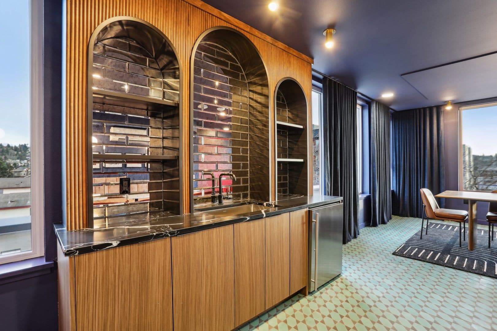 Seattle Apartment: 1140 NW Market St