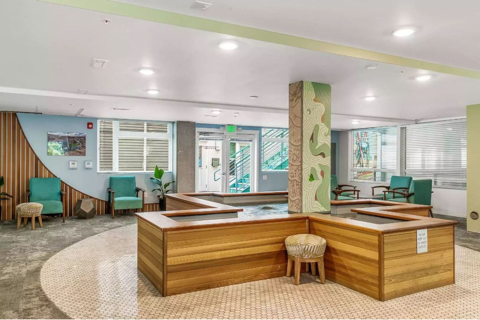Kirkland Apartment: 450 Central Way
