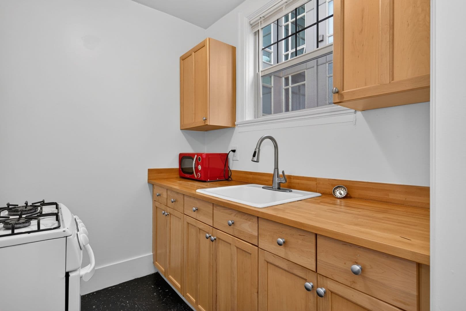 Seattle Apartment: 1323 East Pine St