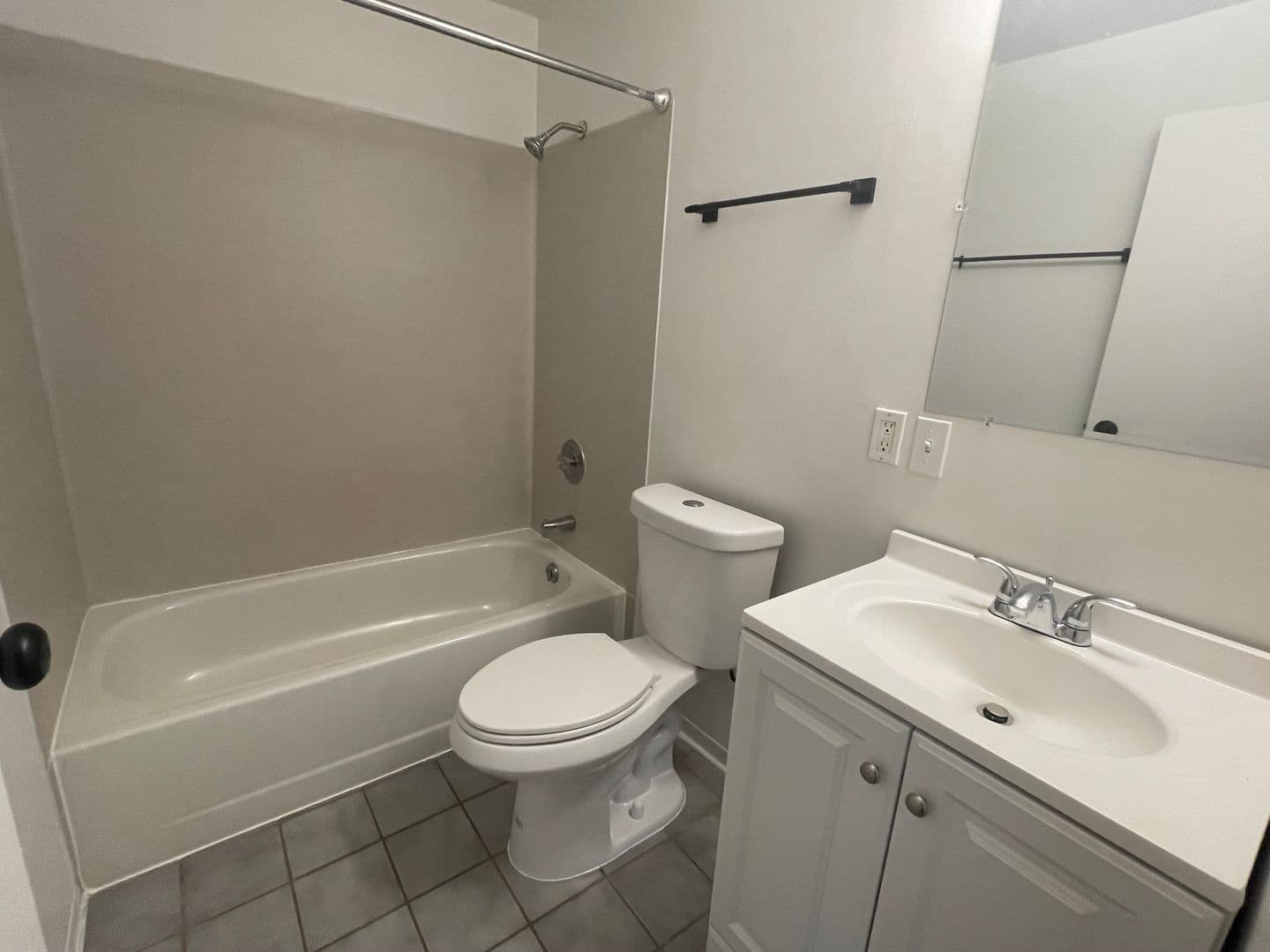 Seattle Apartment: 1717 12th Ave