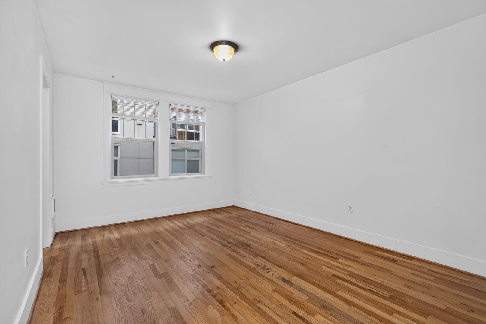 Seattle Apartment: 1323 East Pine St