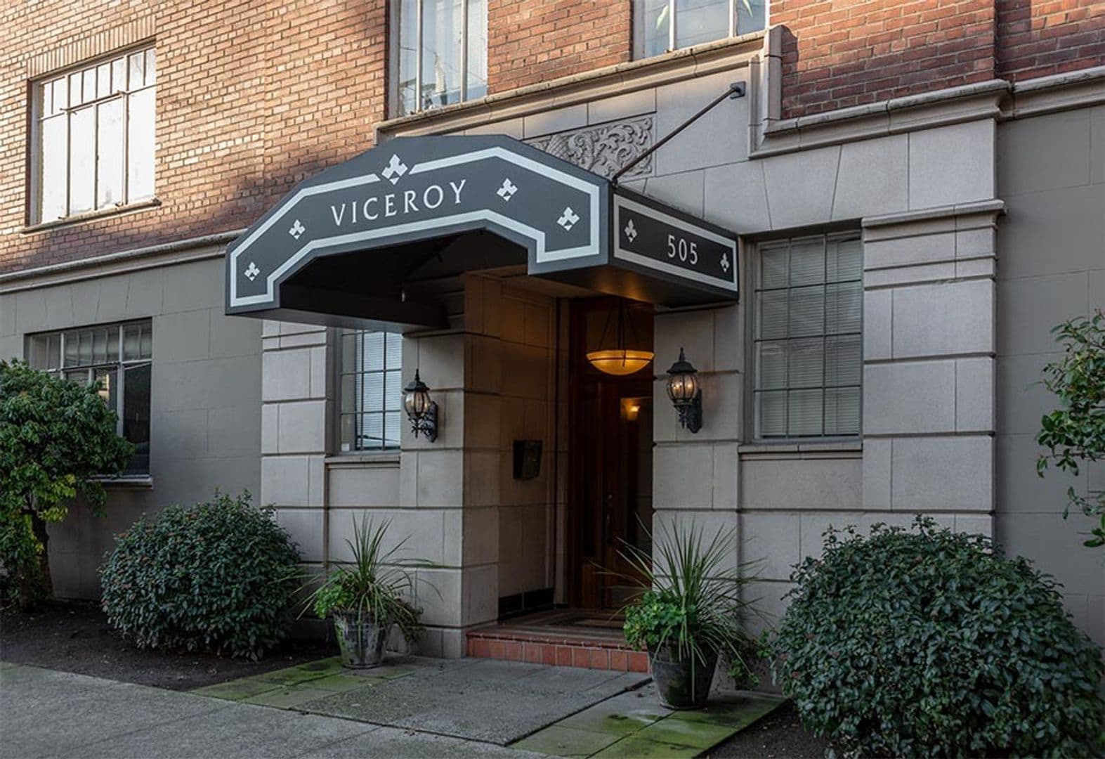 Seattle Apartment: 505 Boylston Ave E