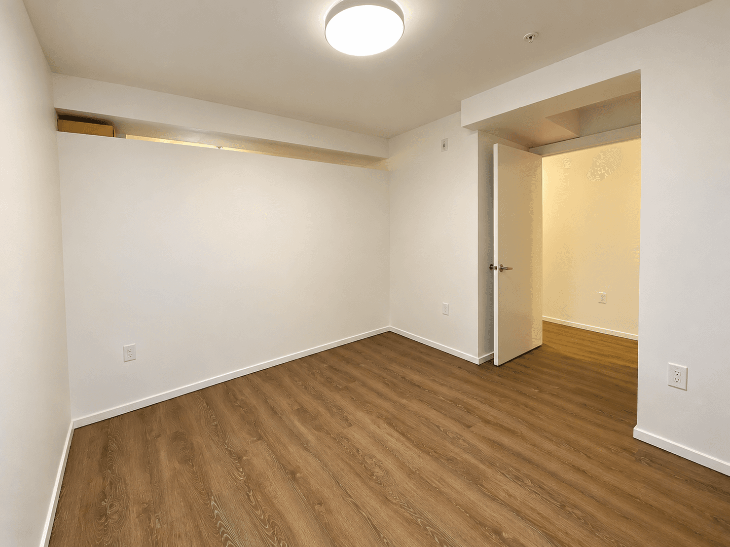 Kirkland Apartment: 450 Central Way