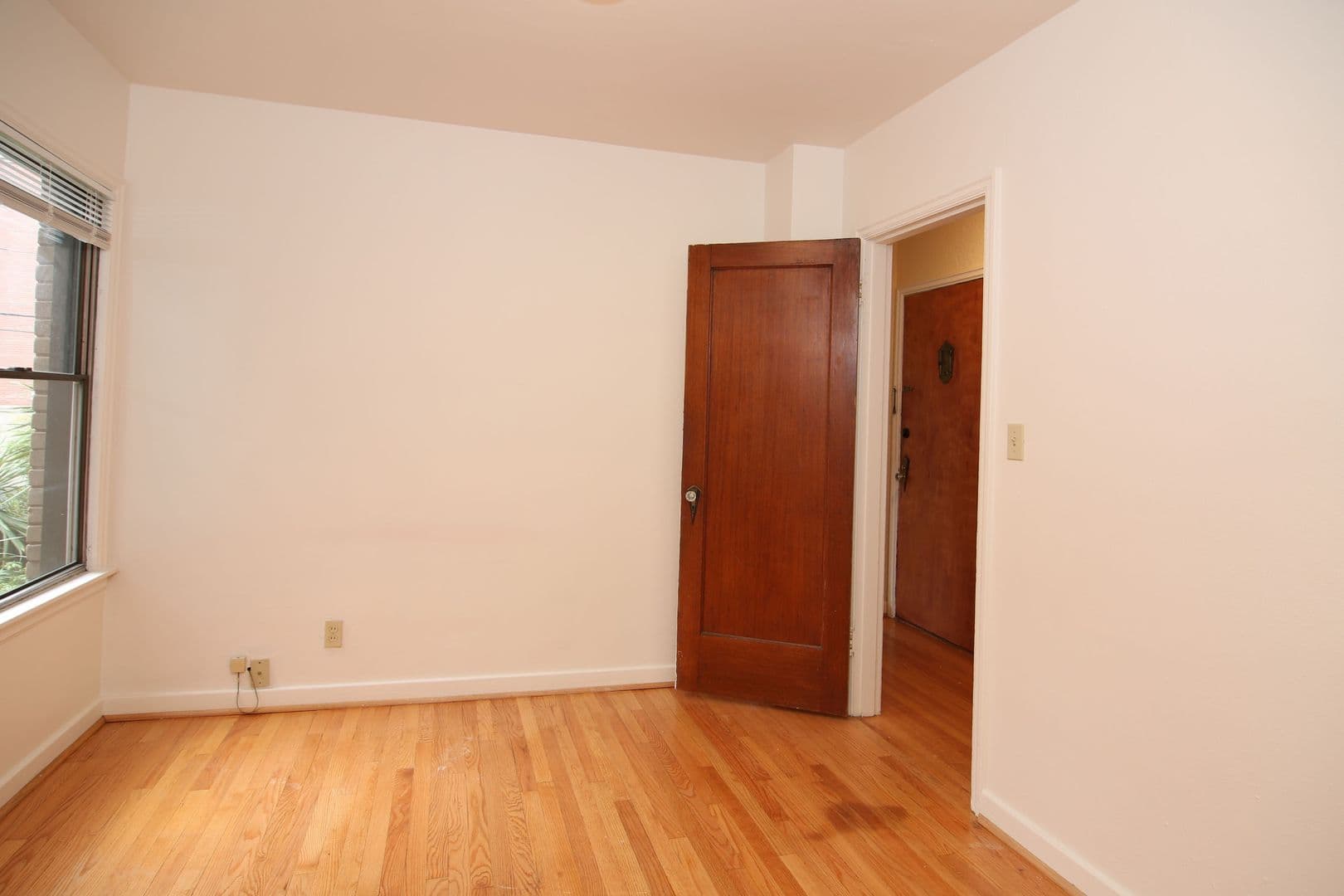 Seattle Apartment: 512 Boylston Ave E