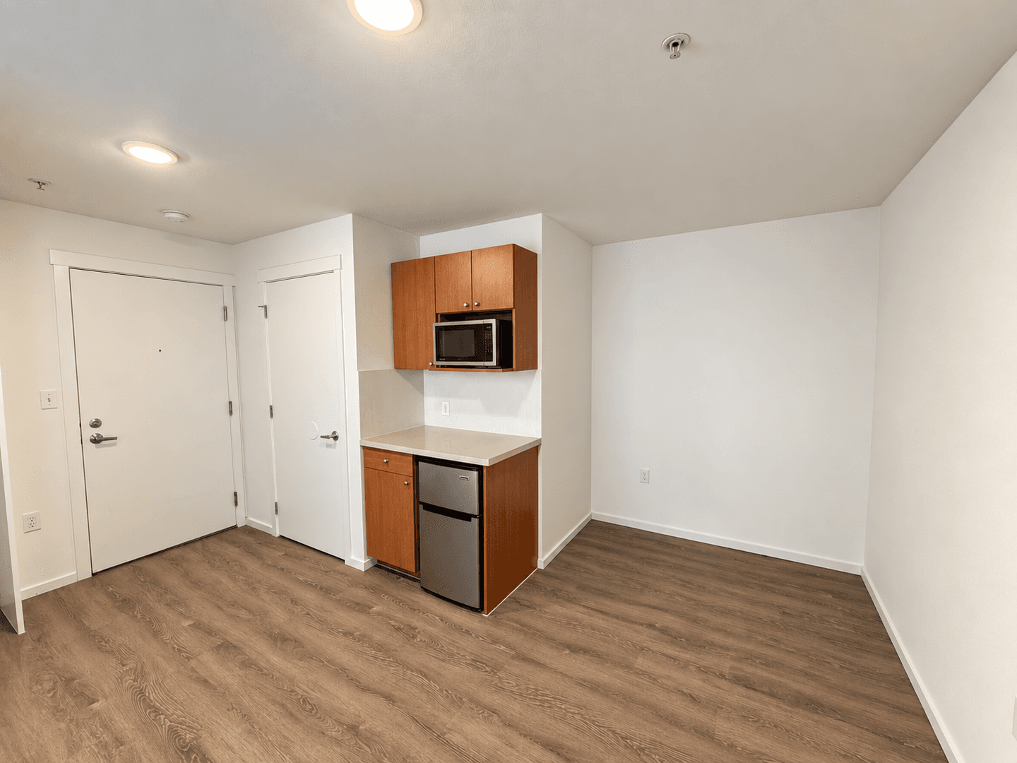 Kirkland Apartment: 450 Central Way