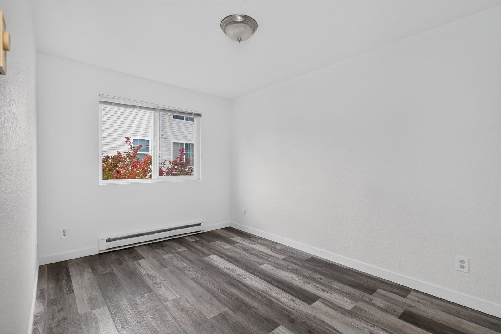 Seattle Apartment: 912 N 96th St