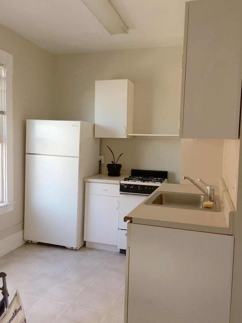 Seattle Apartment: 1717 12th Ave