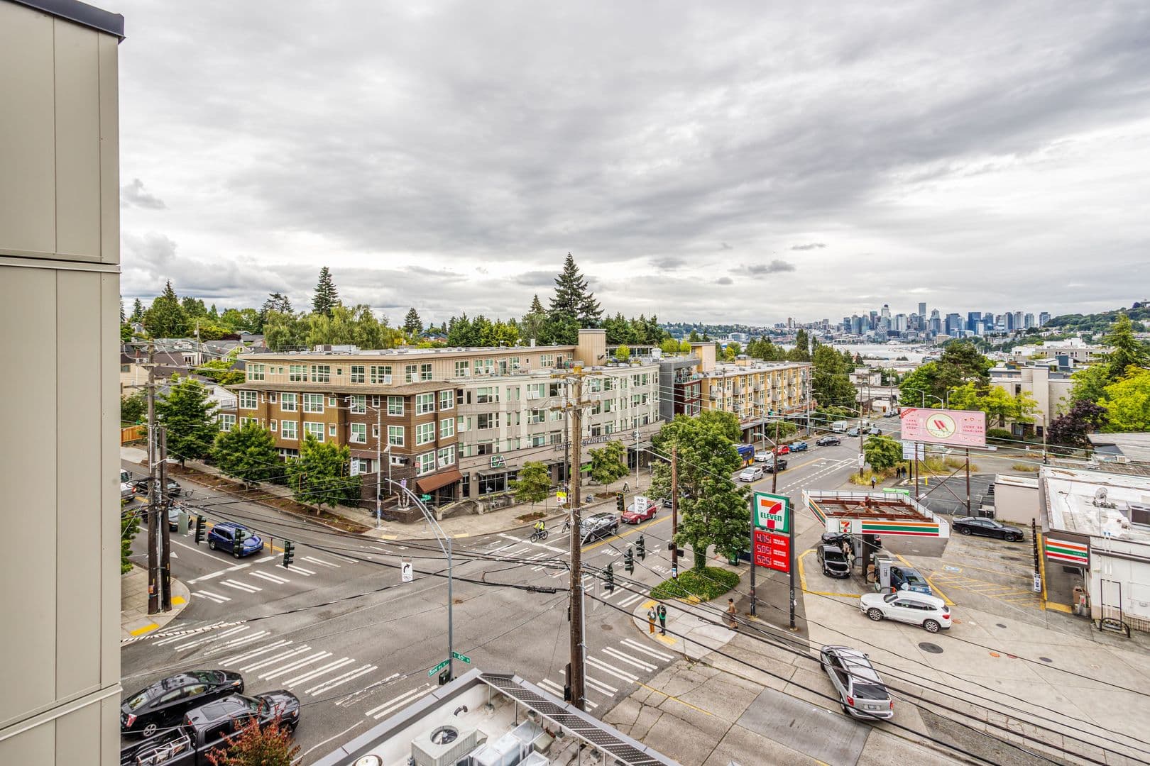 Seattle Apartment: 4015 Stone Way