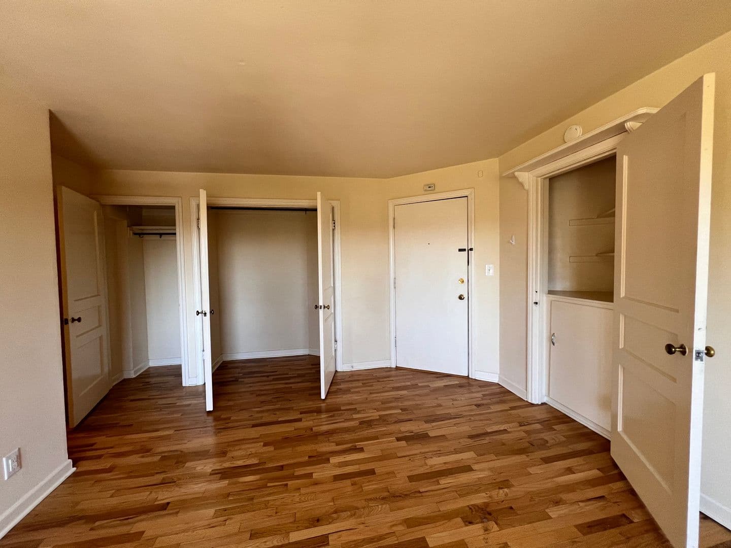 Seattle Apartment: 1340 N. 79th St.
