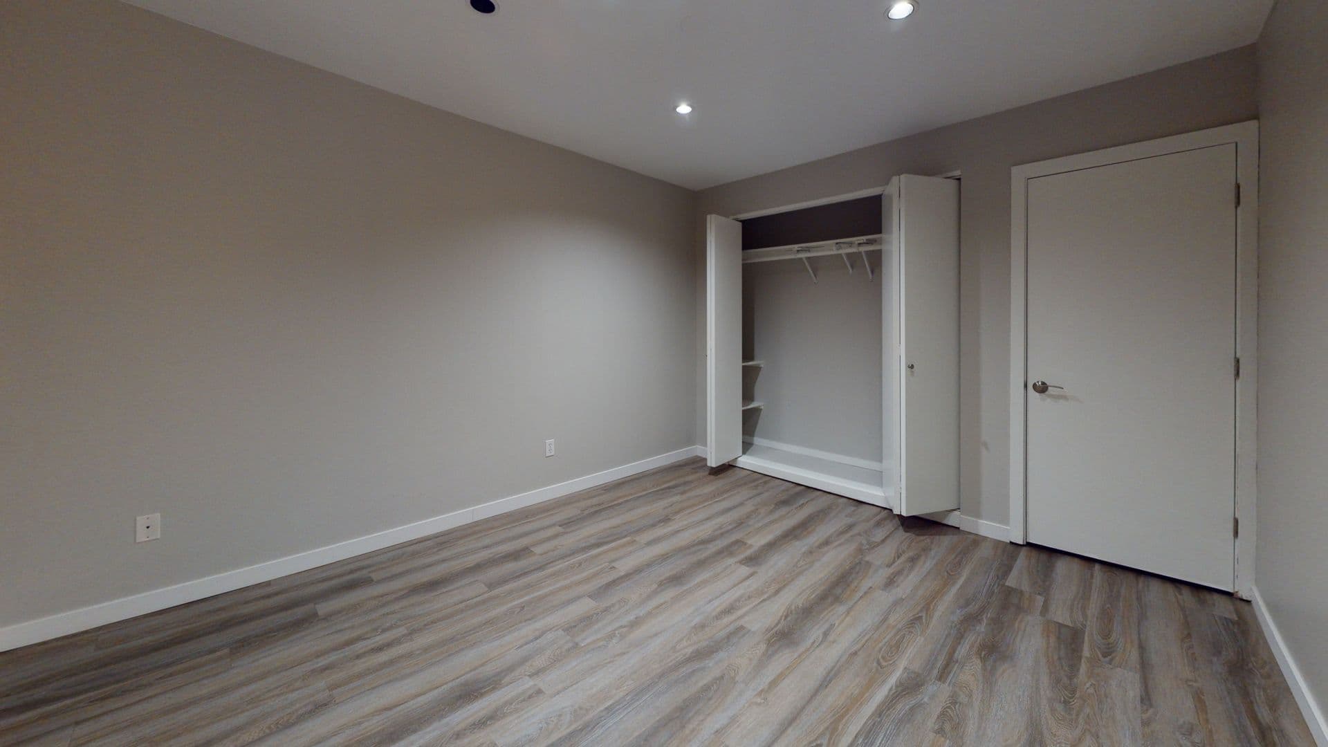 Seattle Apartment: 2410 Boyer Ave E