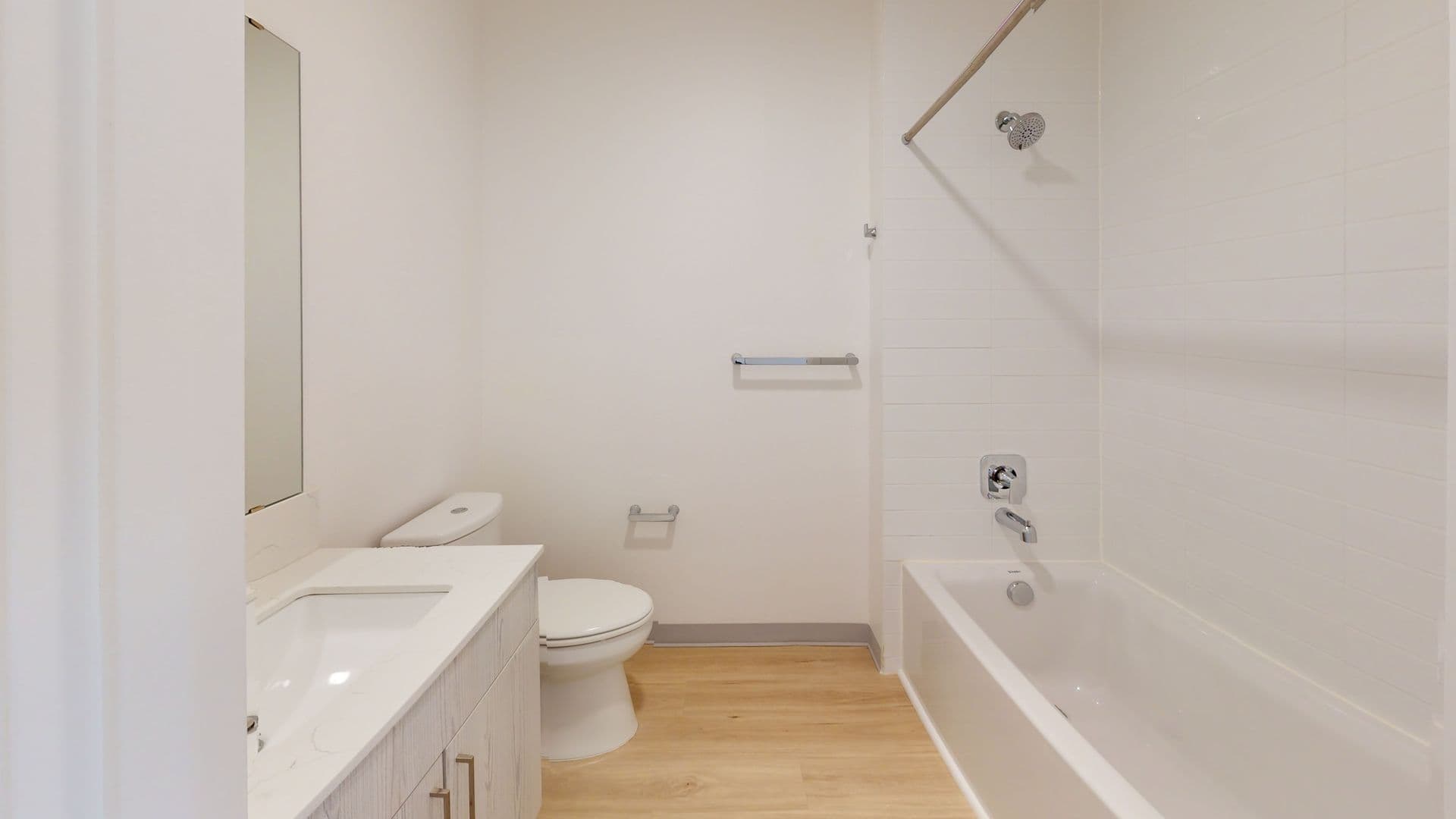 Seattle Apartment: 5231 Rainier Ave S