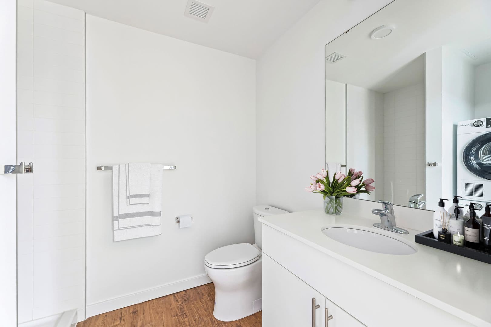 Seattle Apartment: 1419 24th Ave