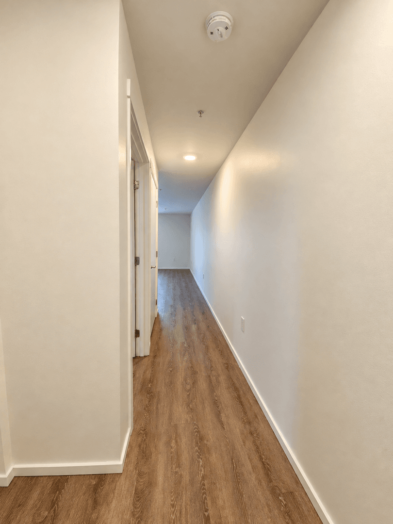Kirkland Apartment: 450 Central Way