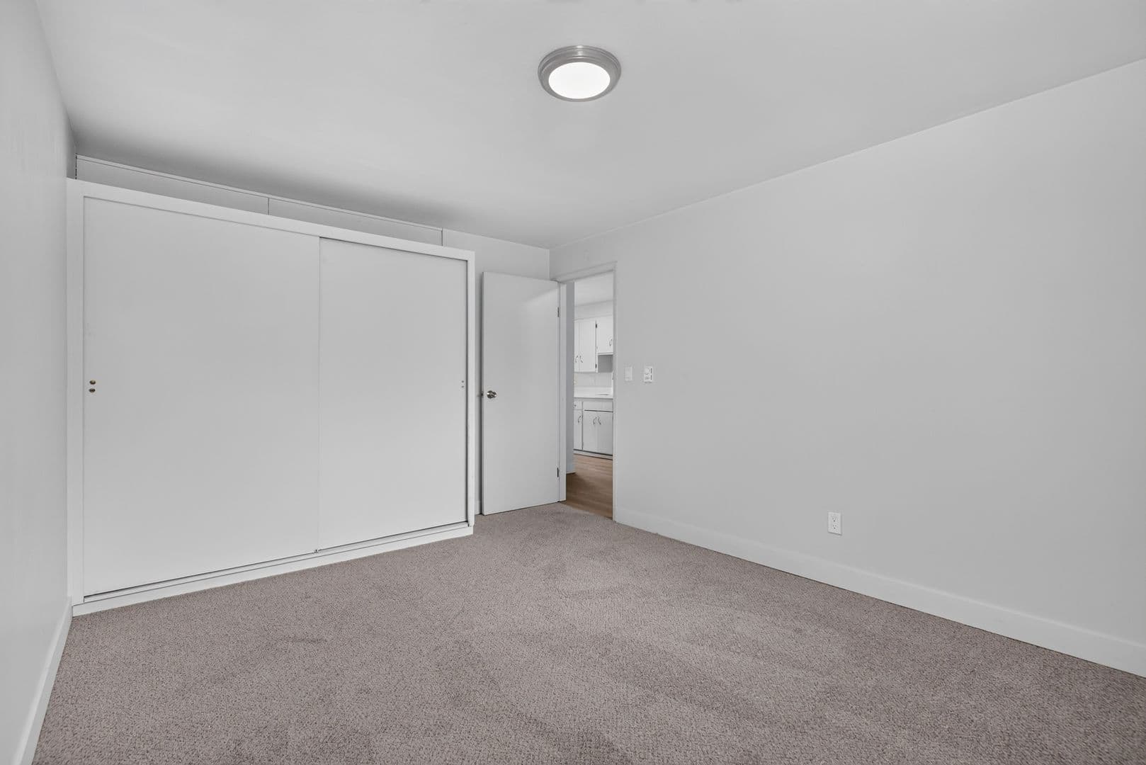 Seattle Apartment: 1653 21st Ave