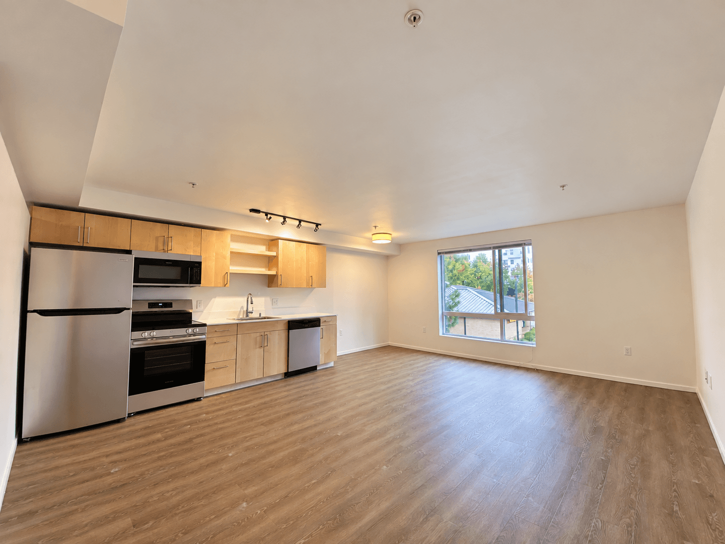 Kirkland Apartment: 450 Central Way
