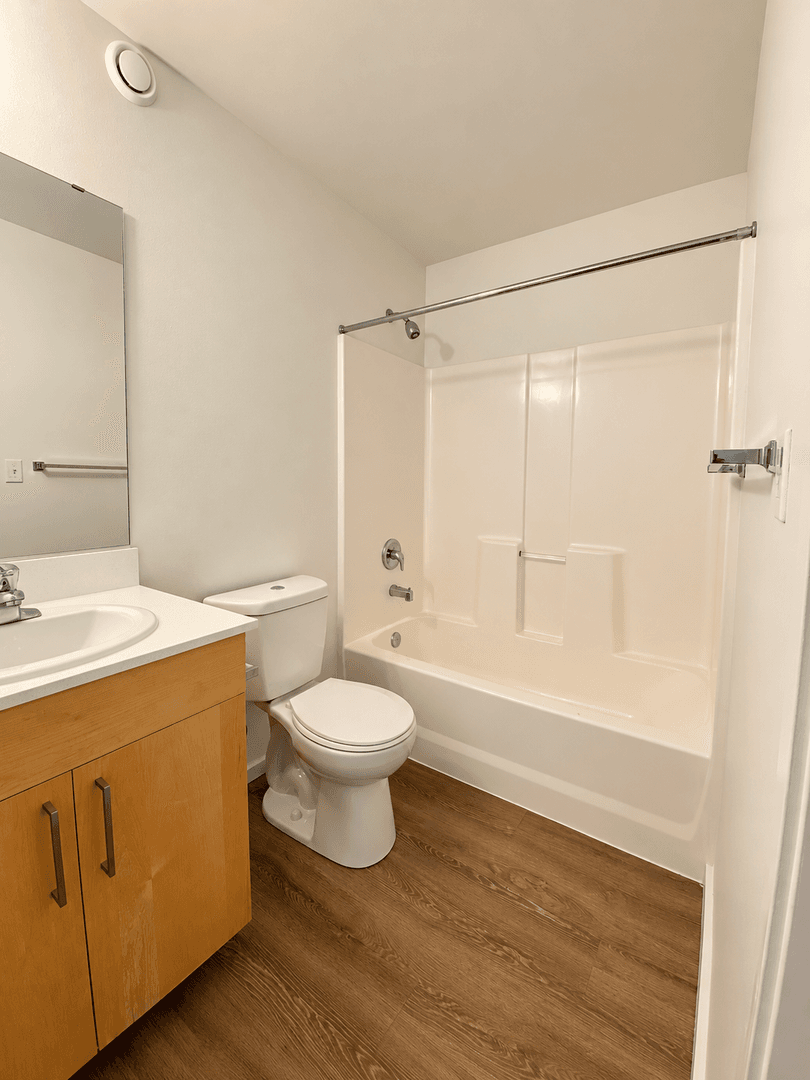 Kirkland Apartment: 450 Central Way