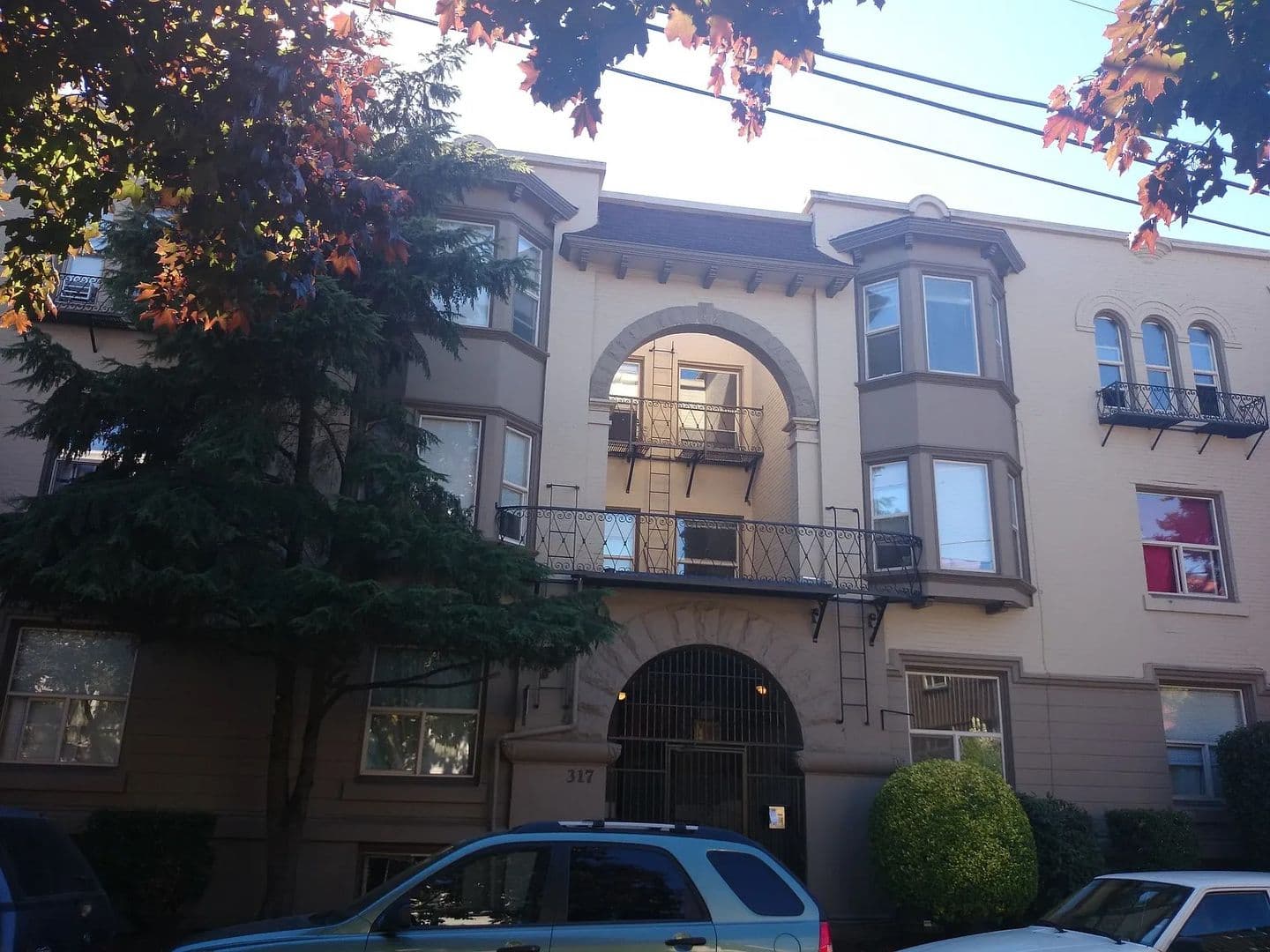 Seattle Apartment: 317 Harvard Ave E