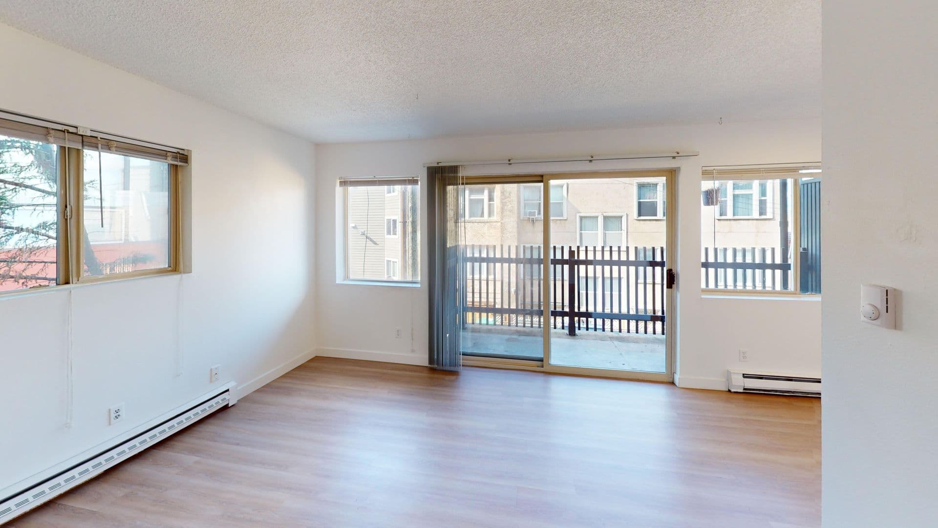 Seattle Apartment: 323 Belmont Ave E
