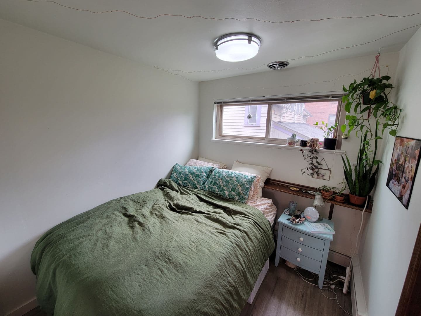 Seattle Apartment: 319 W Olympic Pl