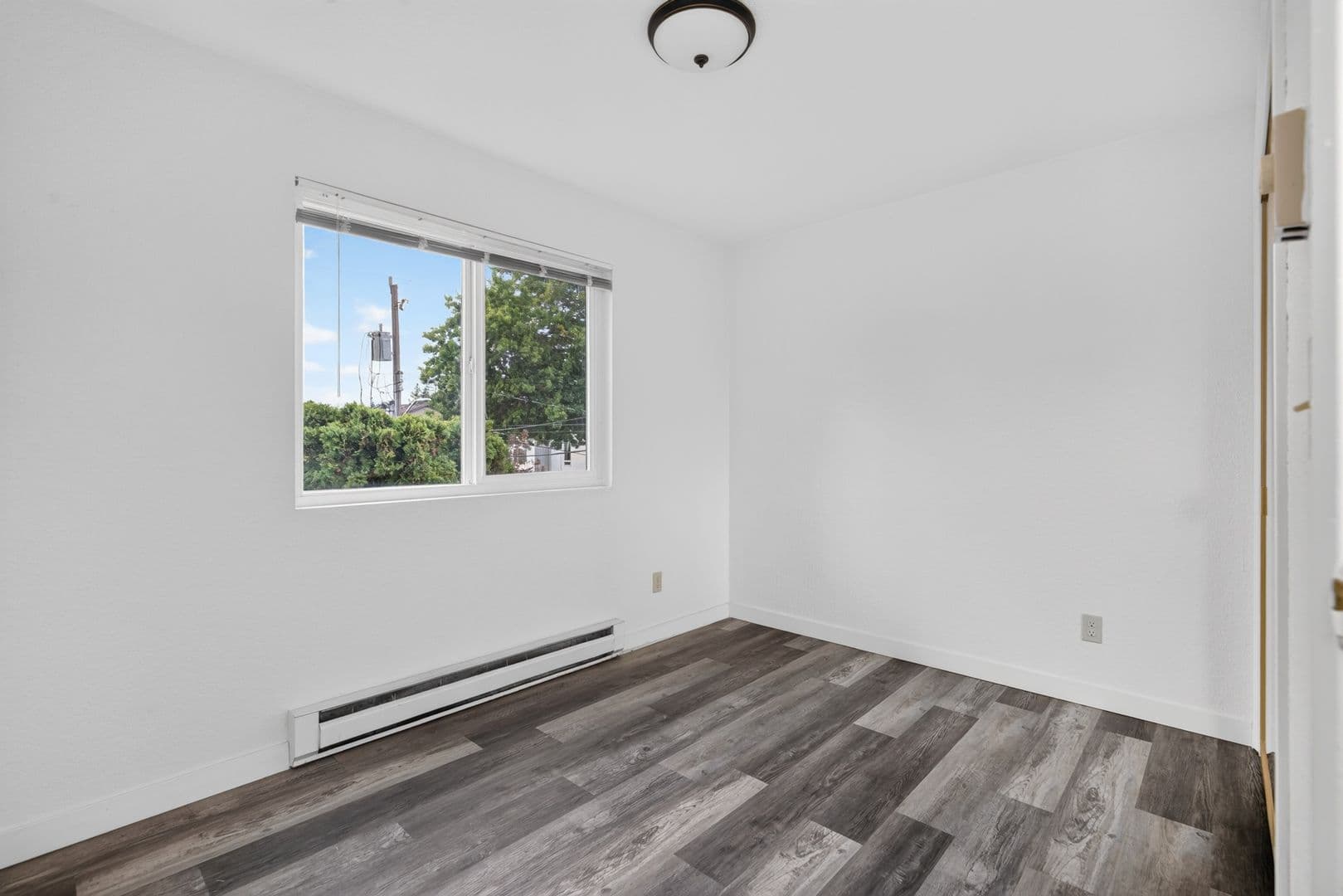 Seattle Apartment: 912 N 96th St