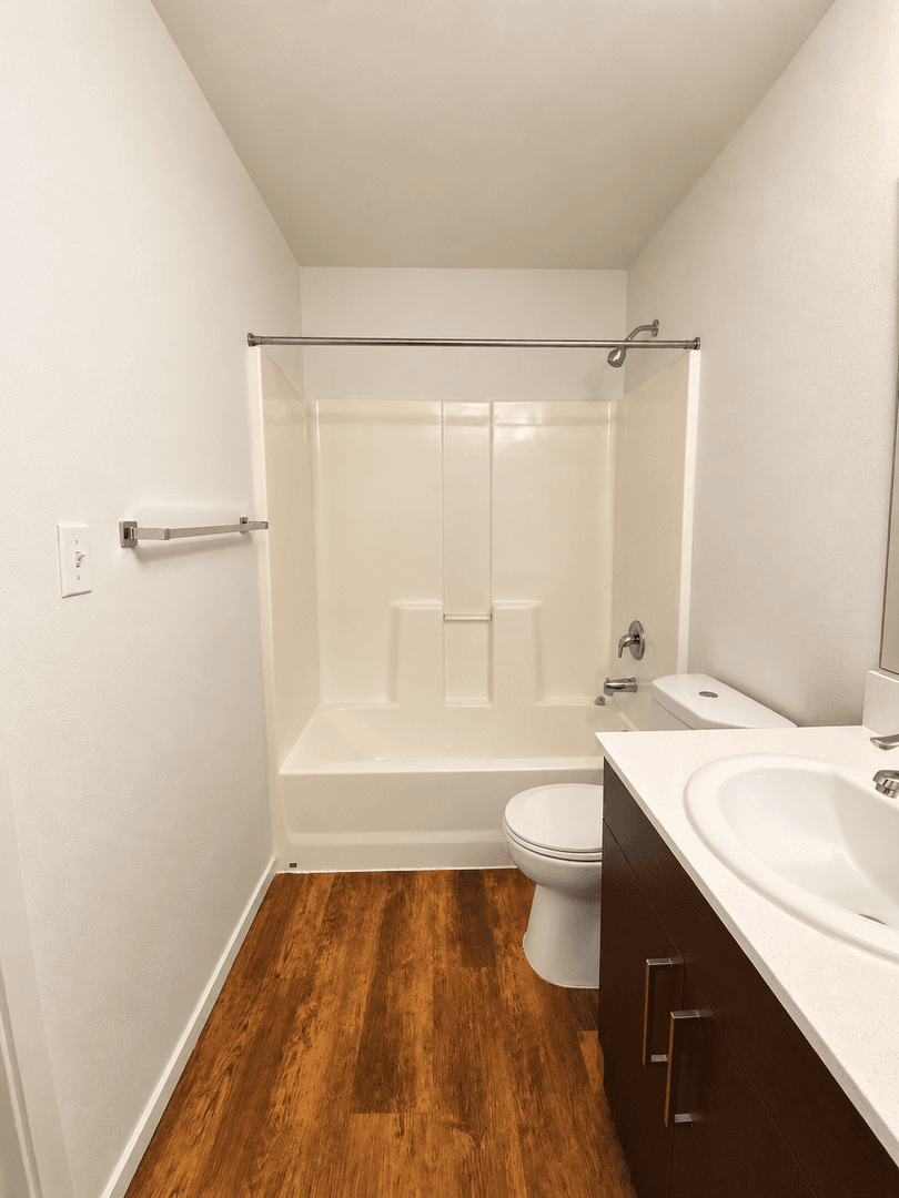 Kirkland Apartment: 450 Central Way