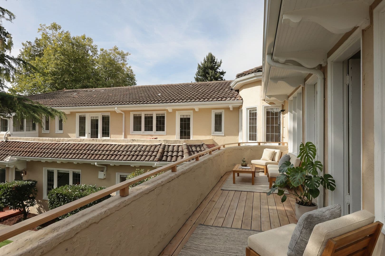 Seattle Apartment: 1710 E Denny Way