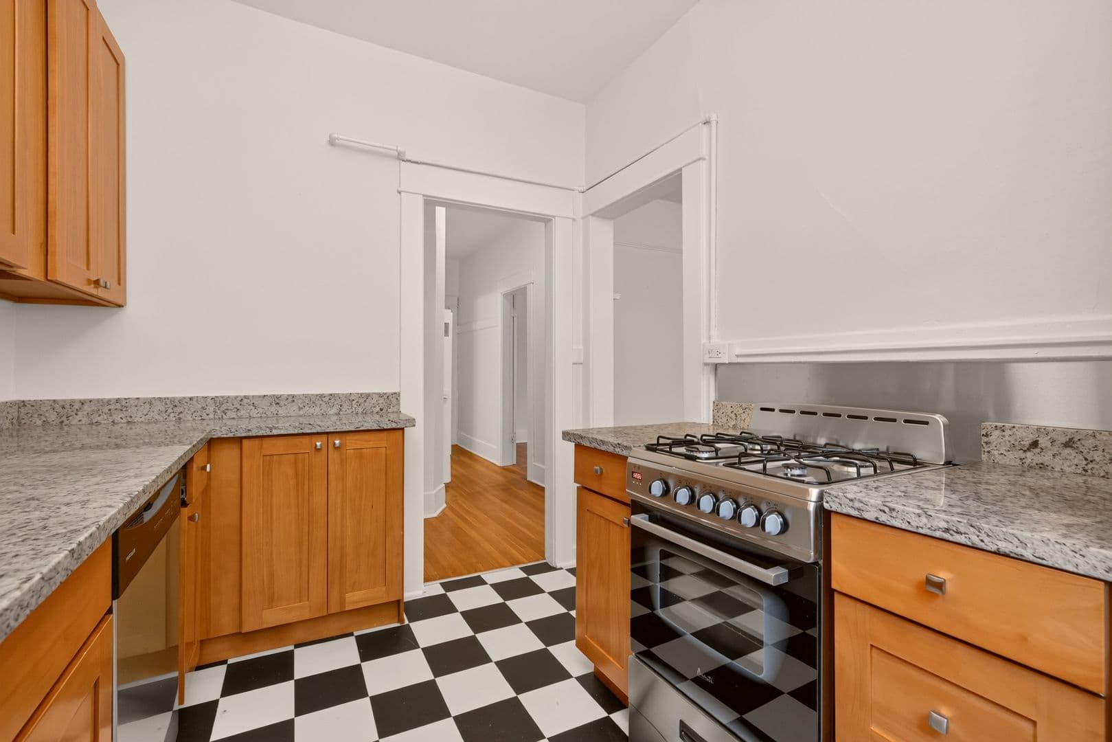 Seattle Apartment: 1052 E Thomas St