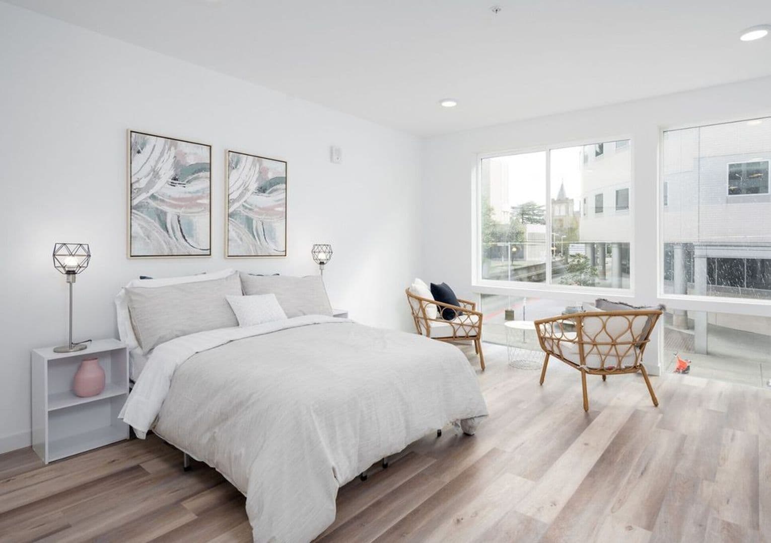 Seattle Apartment: 121 15th Ave E