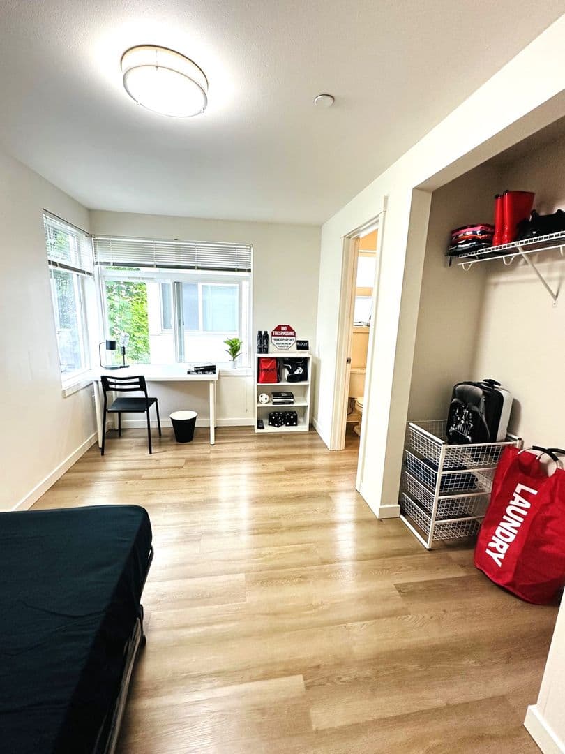 Seattle Apartment: 4215-4221 9th Ave NE
