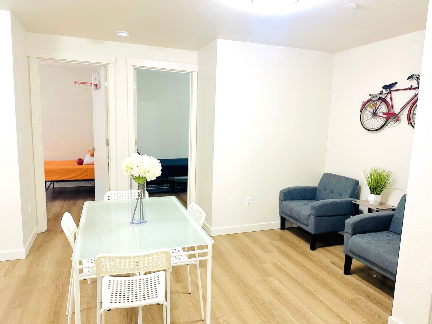 Seattle Apartment: 4215-4221 9th Ave NE