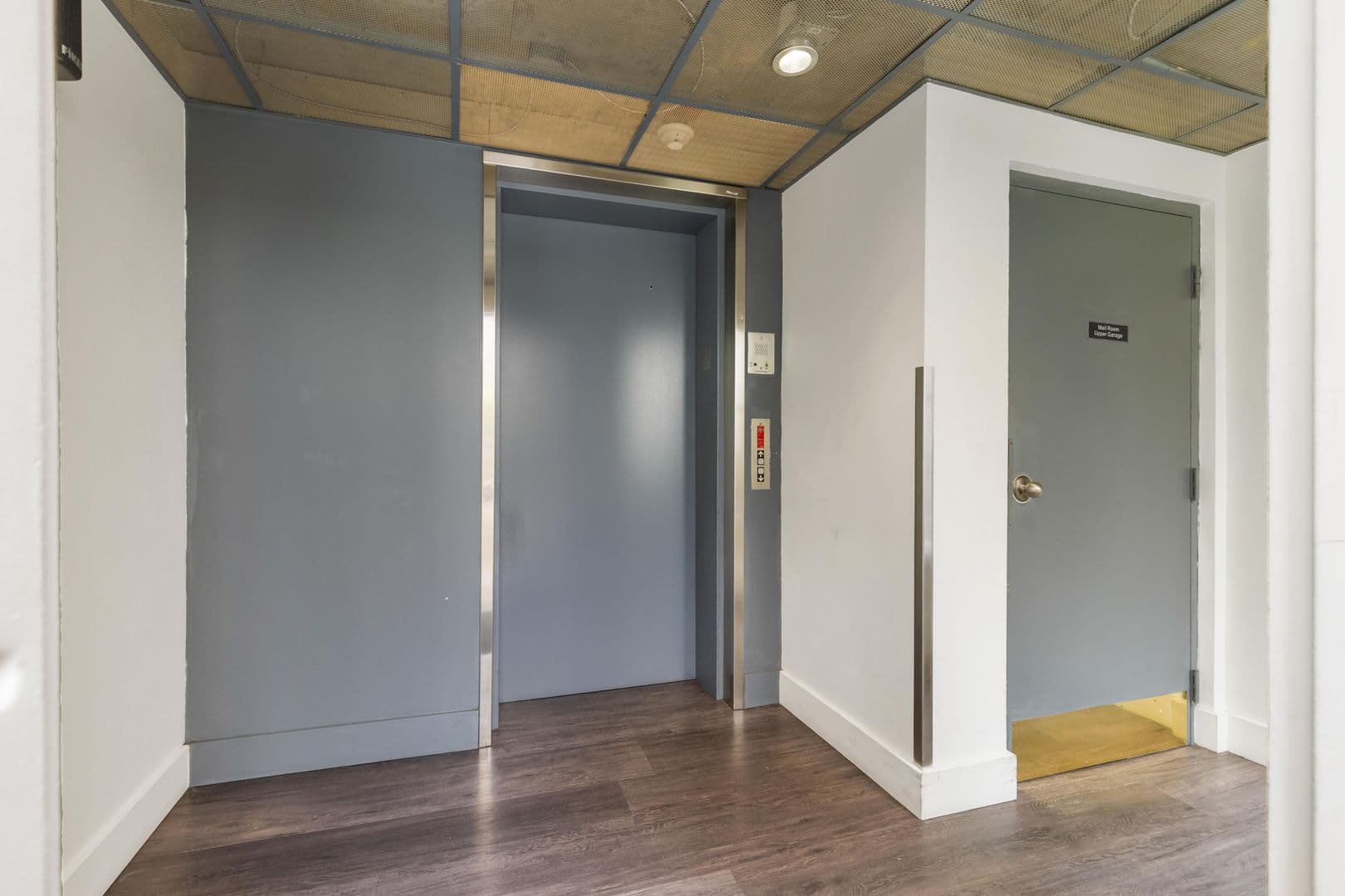 Seattle Apartment: 300 11th Ave
