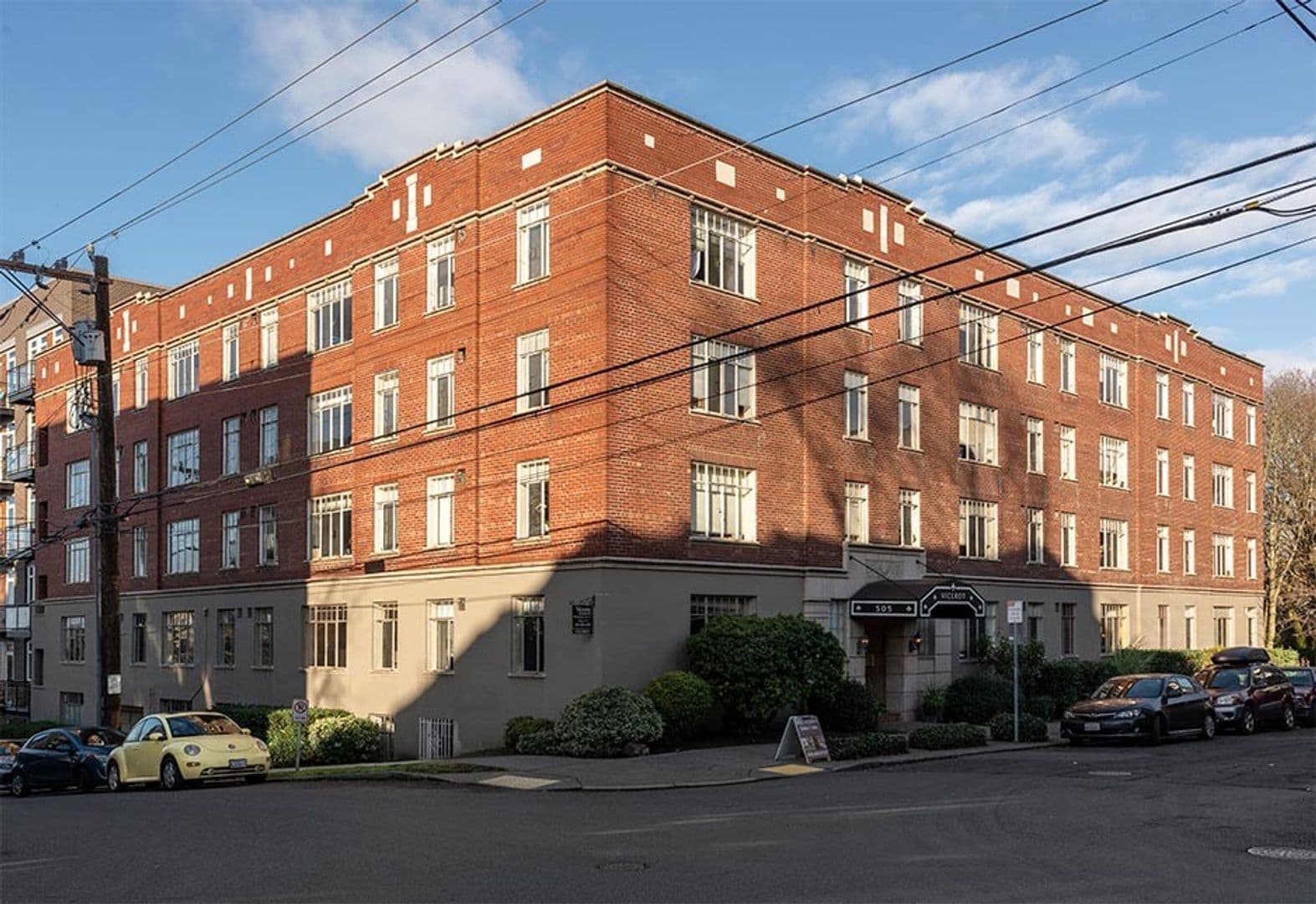Seattle Apartment: 505 Boylston Ave E