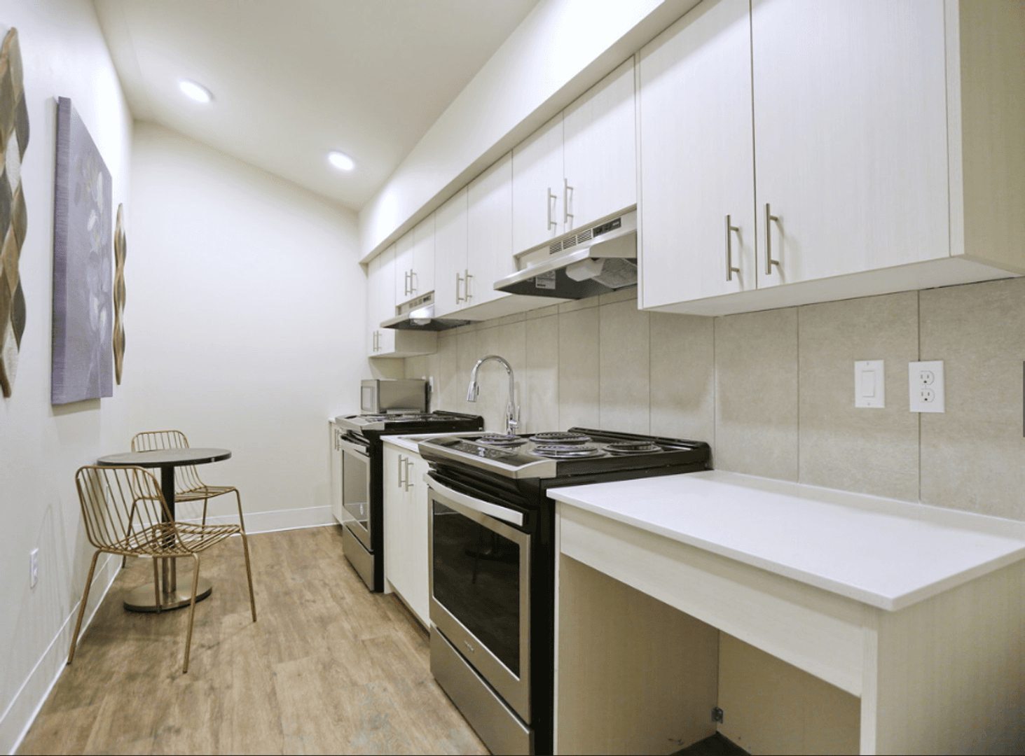 Kirkland Apartment: 330 4th ST
