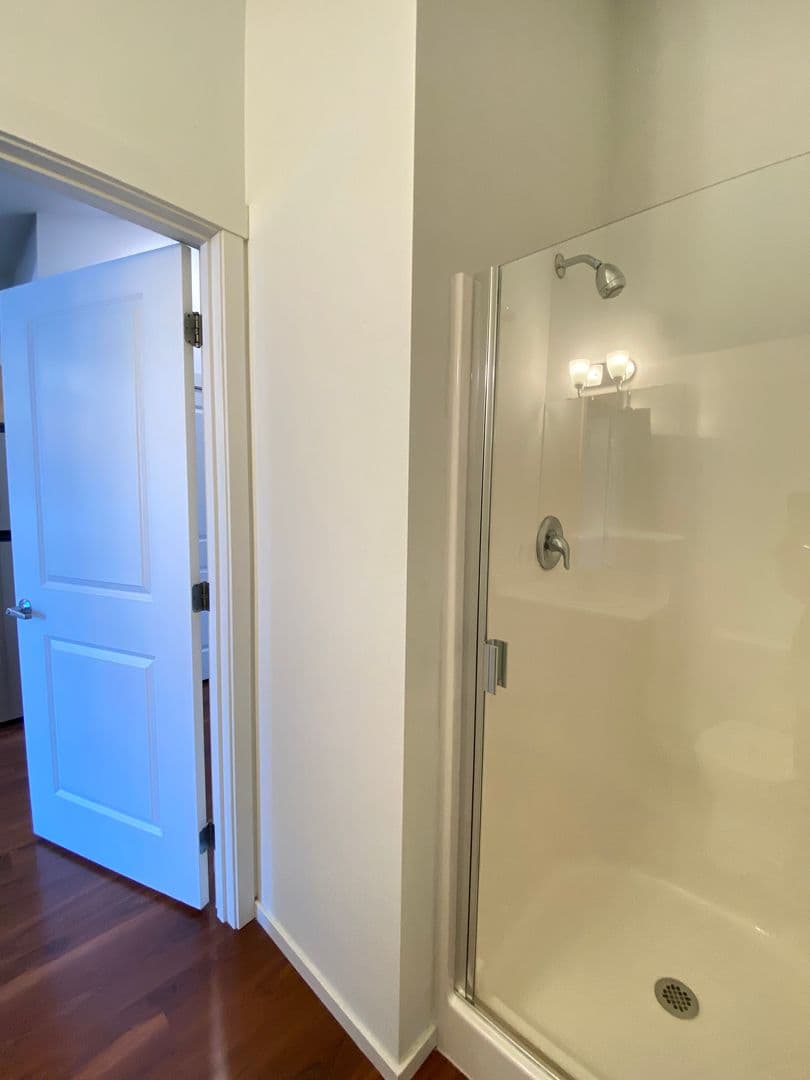 Kirkland Apartment: 450 Central Way