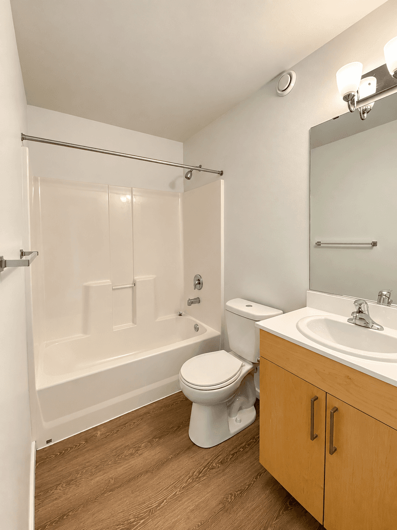 Kirkland Apartment: 450 Central Way