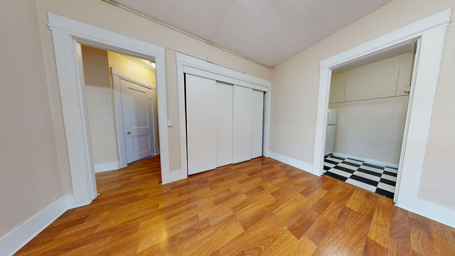 Seattle Apartment: 317 Harvard Ave E