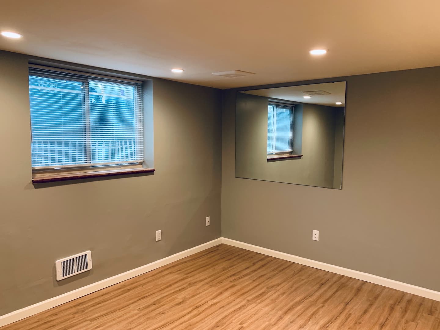Seattle Apartment: 2210 Minor Ave E
