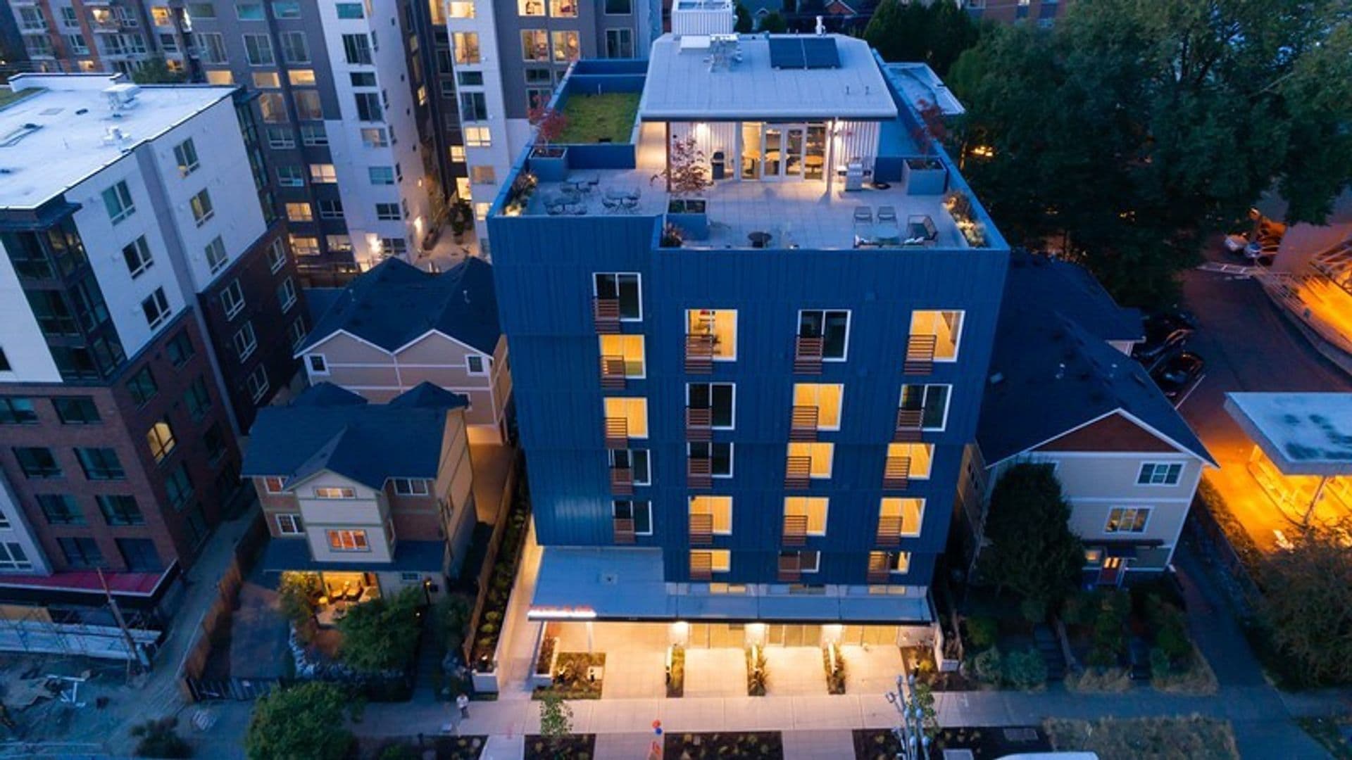 Seattle Apartment: 838 NE 66th St