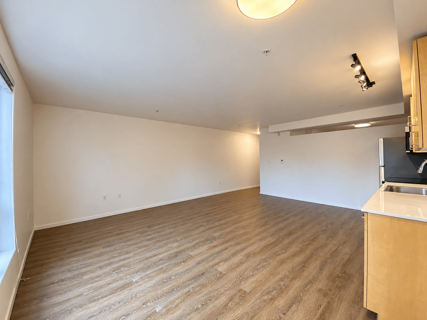 Kirkland Apartment: 450 Central Way