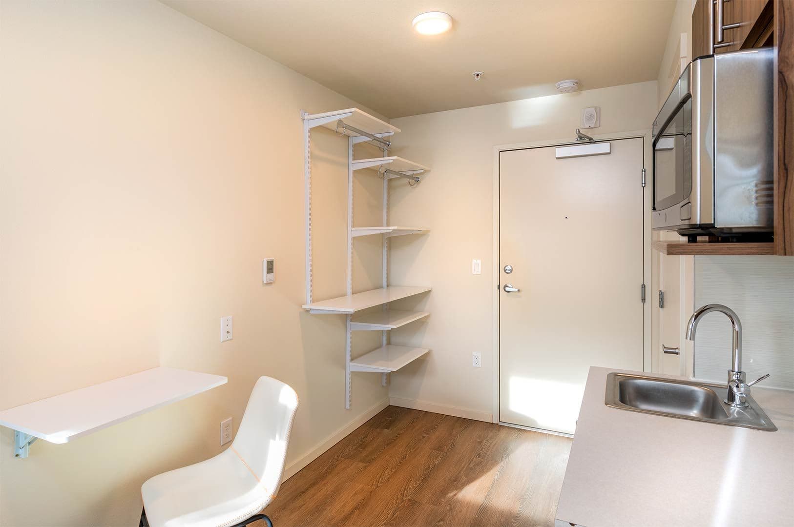 Kirkland Apartment: 330 4th ST