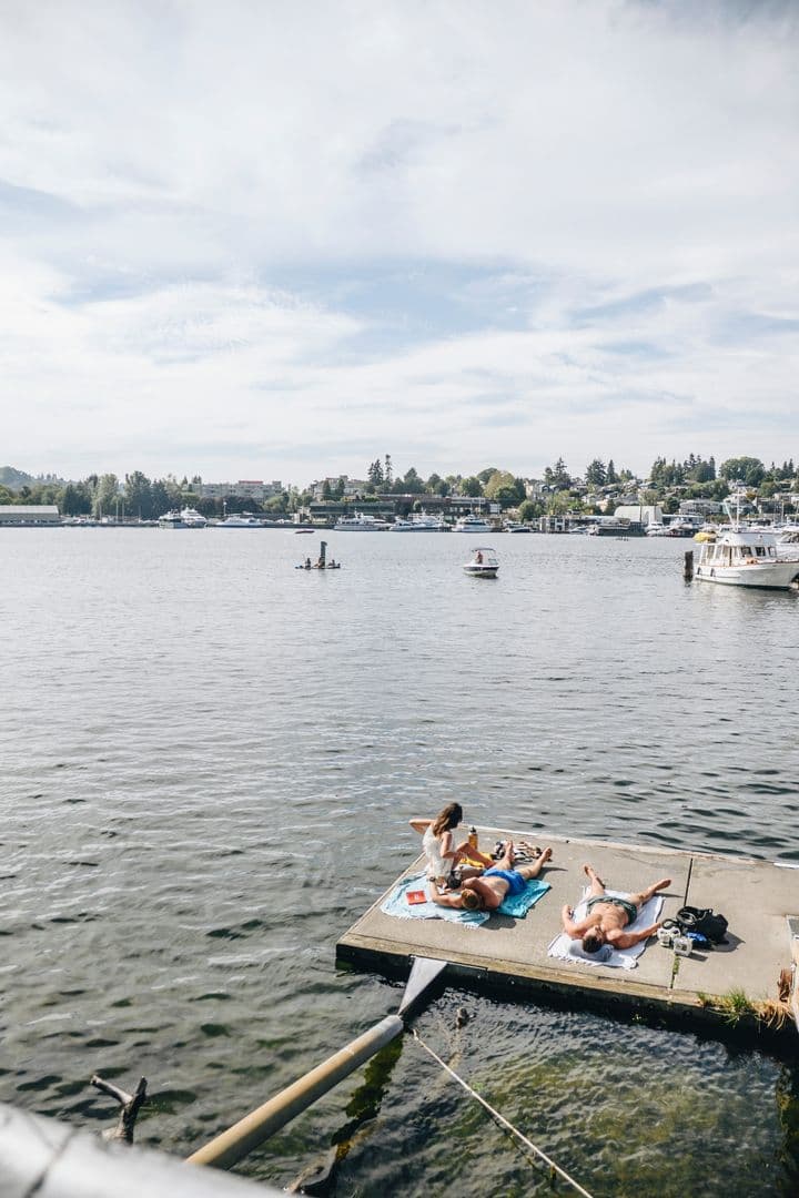 Seattle Apartment: 2210 Eastlake Ave E