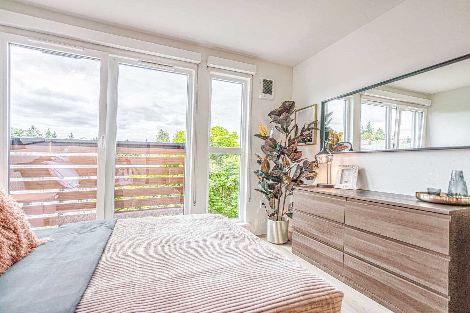 Seattle Apartment: 4015 Stone Way