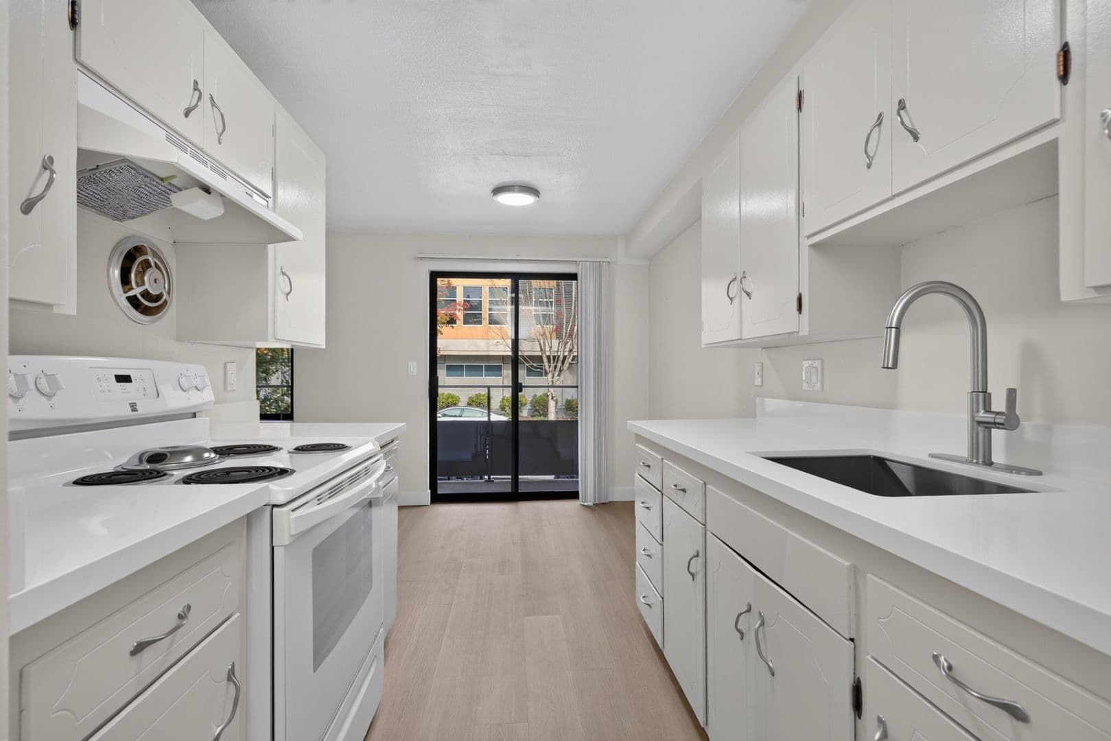 Seattle Apartment: 1653 21st Ave