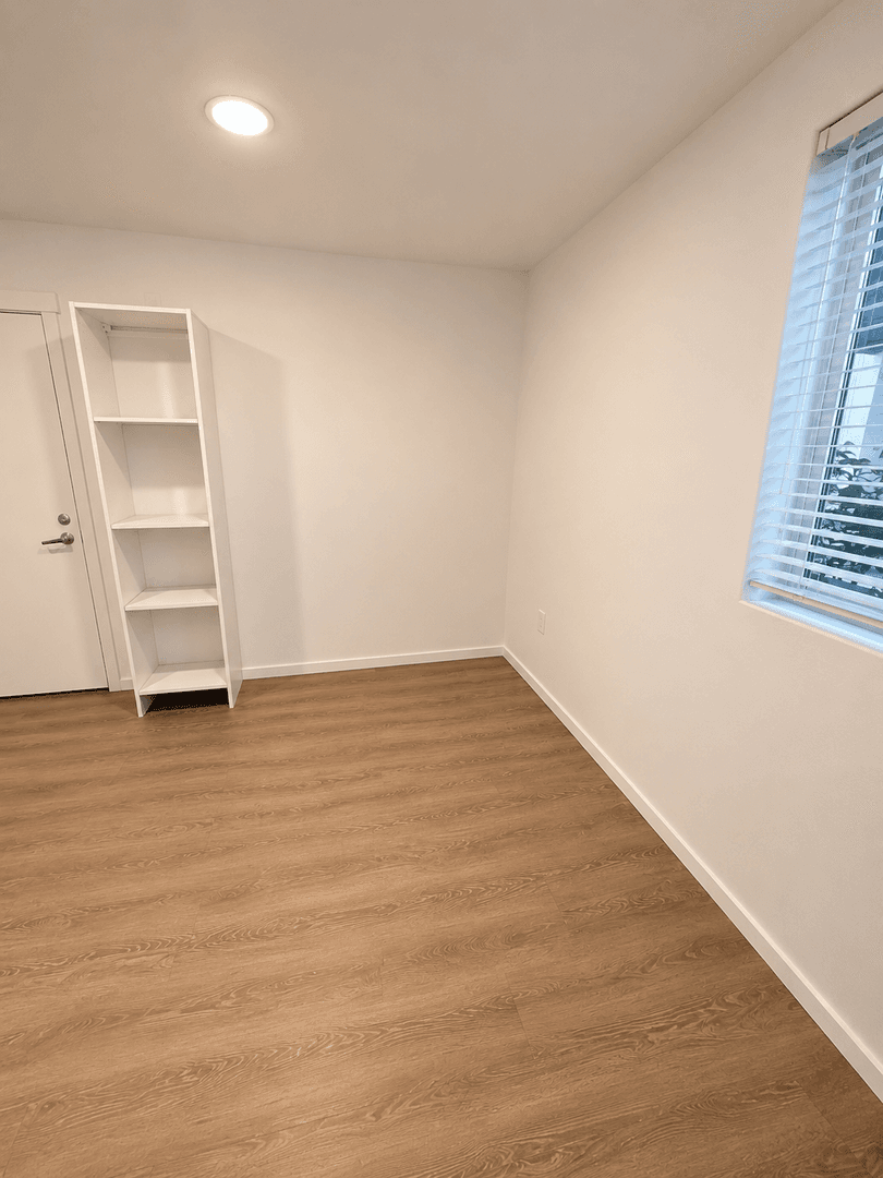 Kirkland Apartment: 450 Central Way
