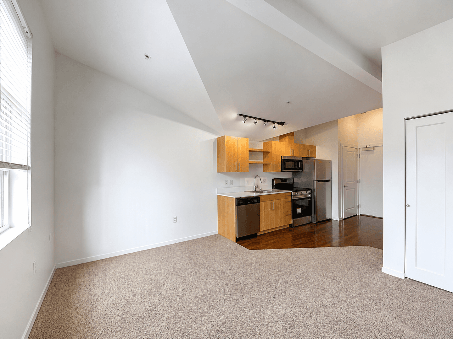 Kirkland Apartment: 450 Central Way