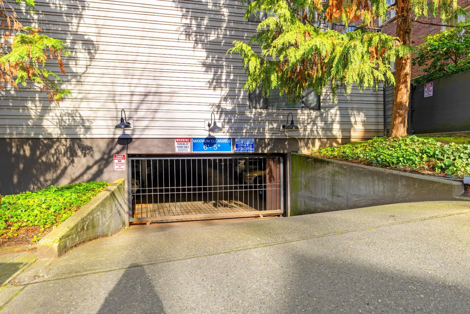 Seattle Apartment: 500 13th Ave E