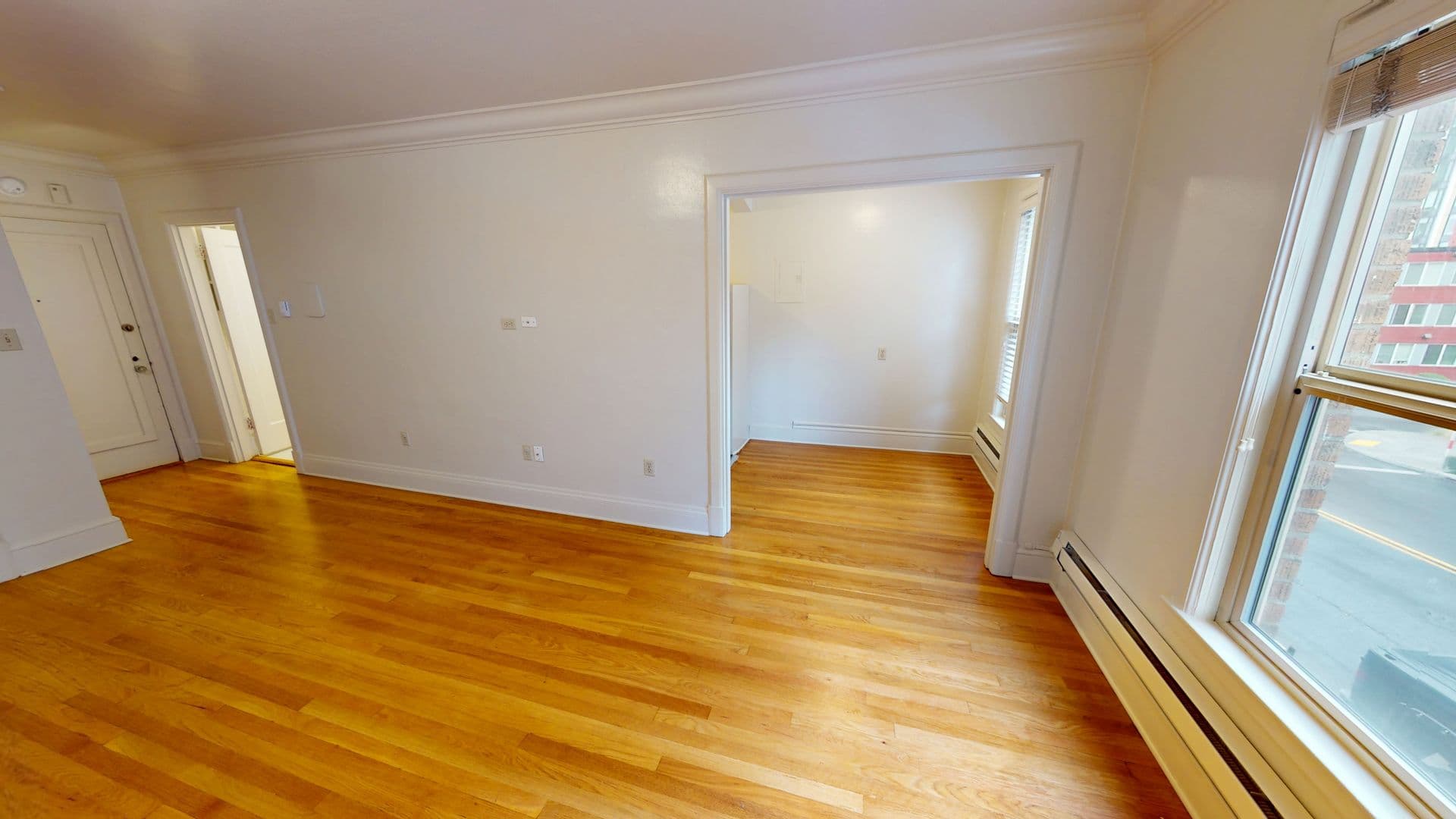 Seattle Apartment: 1304 NE 42nd St